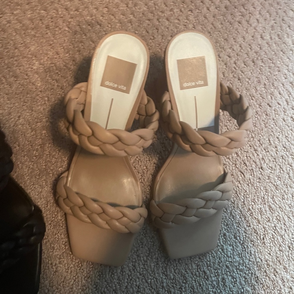 Never worn Paily slides